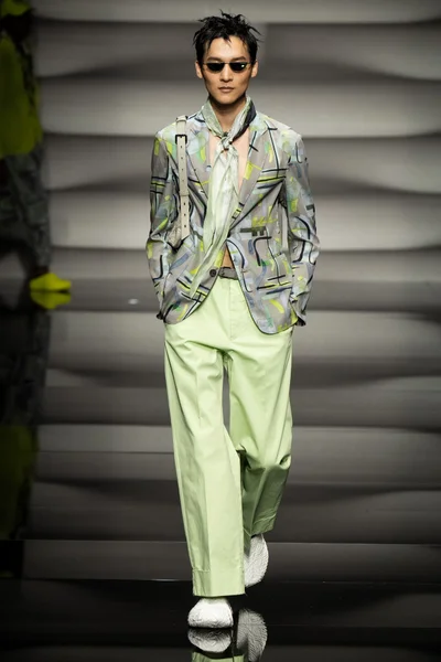 Look 76